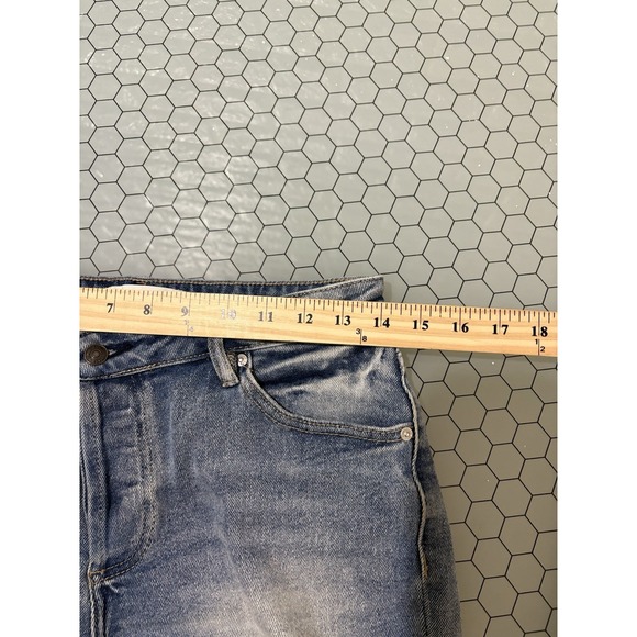 ALMOST FAMOUS WOMENS JEAN‎ SHORTS SIZE 3 MEDIUM WASH DENIM BUTTON FLY CUT OFF - Picture 8 of 12
